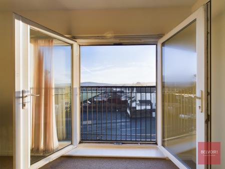 2 bedroom Flat for sale in Clayton Drive, Pontarddulais, Swansea, SA4