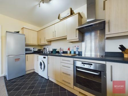 2 bedroom Flat for sale in Clayton Drive, Pontarddulais, Swansea, SA4
