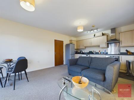 2 bedroom Flat for sale in Clayton Drive, Pontarddulais, Swansea, SA4