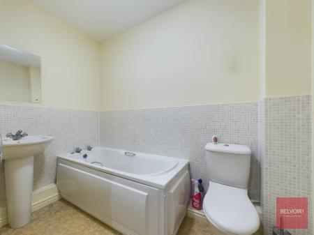2 bedroom Flat for sale in Clayton Drive, Pontarddulais, Swansea, SA4