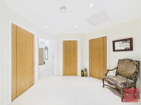 2 bedroom Flat for sale in Fern Court, Sketty, Swansea, SA2