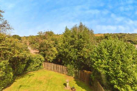 4 bedroom Detached house for sale in Ffordd Taliesin, Killay, Swansea, SA2