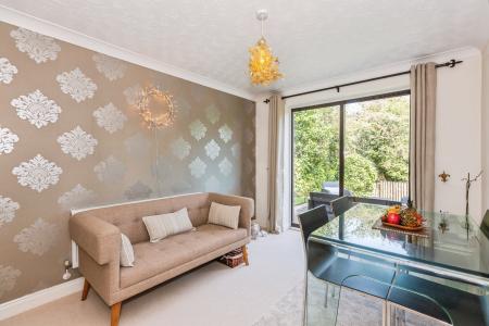 4 bedroom Detached house for sale in Ffordd Taliesin, Killay, Swansea, SA2