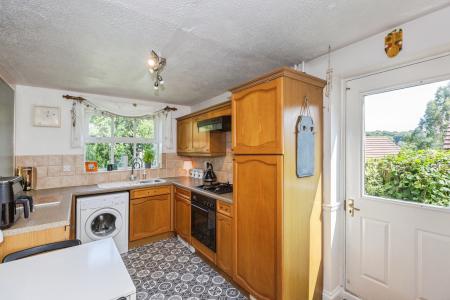 4 bedroom Detached house for sale in Ffordd Taliesin, Killay, Swansea, SA2