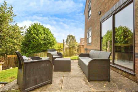 4 bedroom Detached house for sale in Ffordd Taliesin, Killay, Swansea, SA2