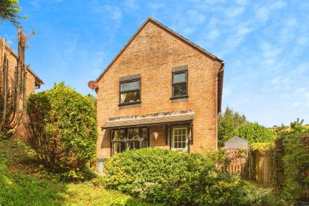 Ffordd Taliesin, Killay, Swansea, SA2