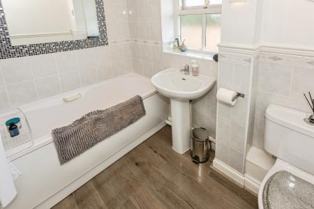 4 bedroom Detached house for sale in Ffordd Taliesin, Killay, Swansea, SA2