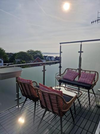 4 bedroom Semi-detached house for sale in Glen Road, West Cross, Swansea, SA3