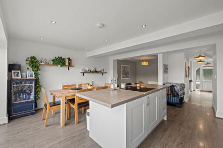 4 bedroom Semi-detached house for sale in Glen Road, West Cross, Swansea, SA3