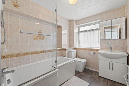 4 bedroom Detached house for sale in Heol Cae Copyn, Loughor, Swansea, SA4