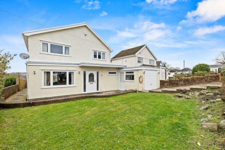 4 bedroom Detached house for sale in Heol Cae Copyn, Loughor, Swansea, SA4
