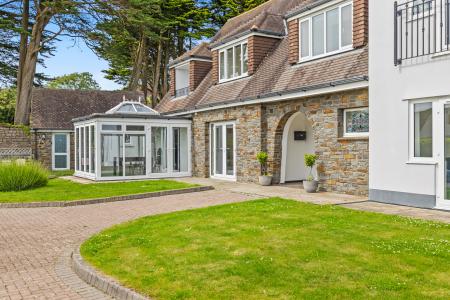 4 bedroom Detached house for sale in Higher Lane, Langland, Swansea, SA3