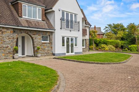 4 bedroom Detached house for sale in Higher Lane, Langland, Swansea, SA3