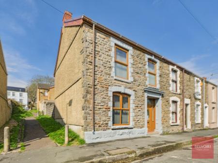 3 bedroom End of terrace house for sale in Landeg Street, Swansea, SA6