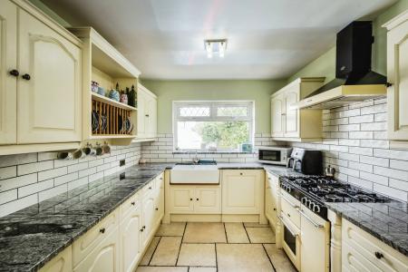 4 bedroom Detached house for sale in Oldway, Bishopston, Swansea, SA3