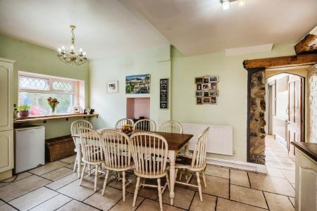 4 bedroom Detached house for sale in Oldway, Bishopston, Swansea, SA3