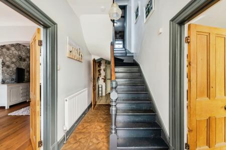 4 bedroom Detached house for sale in Oldway, Bishopston, Swansea, SA3