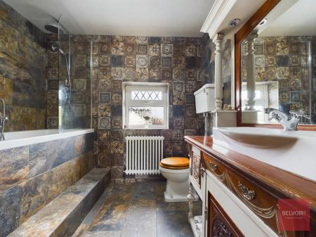 4 bedroom Detached house for sale in Oldway, Bishopston, Swansea, SA3