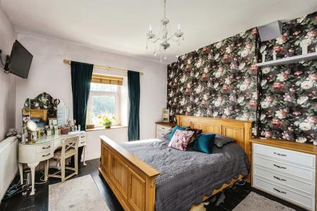 4 bedroom Detached house for sale in Oldway, Bishopston, Swansea, SA3