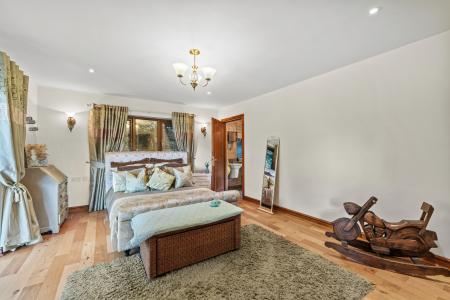 4 bedroom Detached house for sale in Pentredwr Road, Llansamlet, Swansea, SA7