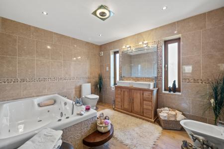 4 bedroom Detached house for sale in Pentredwr Road, Llansamlet, Swansea, SA7