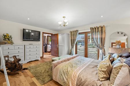 4 bedroom Detached house for sale in Pentredwr Road, Llansamlet, Swansea, SA7