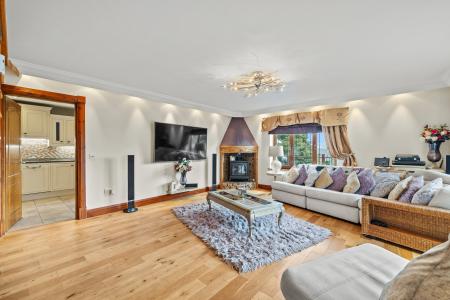 4 bedroom Detached house for sale in Pentredwr Road, Llansamlet, Swansea, SA7