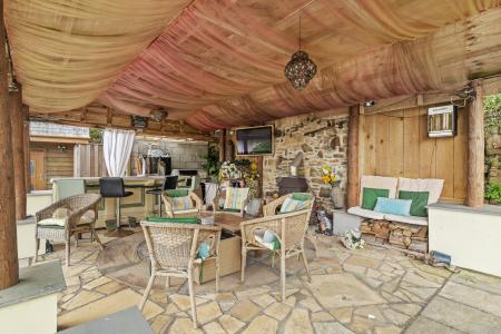 4 bedroom Detached house for sale in Pentredwr Road, Llansamlet, Swansea, SA7