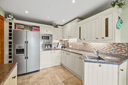 4 bedroom Detached house for sale in Pentredwr Road, Llansamlet, Swansea, SA7