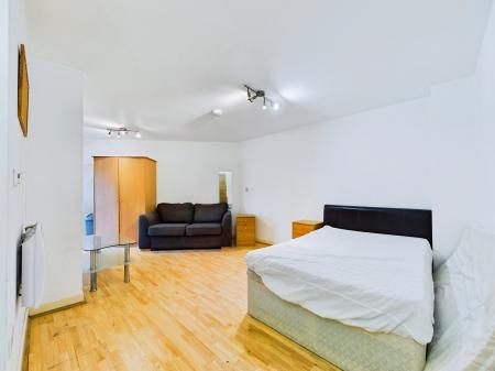 1 bedroom Flat for sale in Princess Way, Princess Way, Swansea, SA1