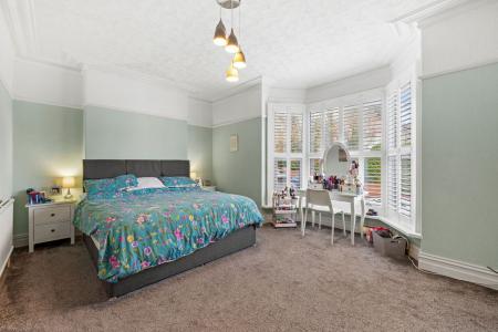 5 bedroom Semi-detached house for sale in Queens Road, Sketty, Swansea, SA2