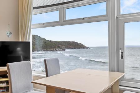 Redcliffe Apartments, Swansea, SA3