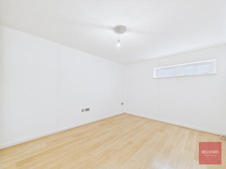 2 bedroom Flat for sale in The Boathouse, Mumbles Road, Mumbles, Swansea, SA3