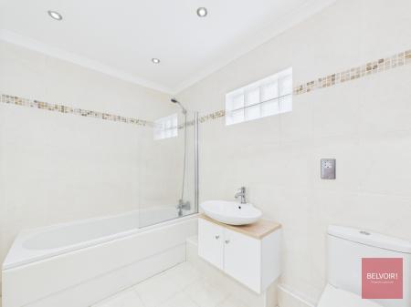 2 bedroom Flat for sale in The Boathouse, Mumbles Road, Mumbles, Swansea, SA3
