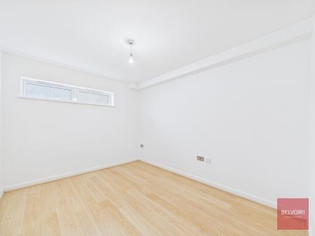 2 bedroom Flat for sale in The Boathouse, Mumbles Road, Mumbles, Swansea, SA3