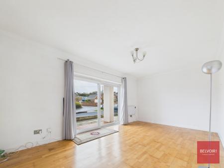 1 bedroom Flat for sale in Vanewood Court, Plunch Lane, Mumbles, Swansea, SA3