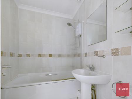 1 bedroom Flat for sale in Vanewood Court, Plunch Lane, Mumbles, Swansea, SA3