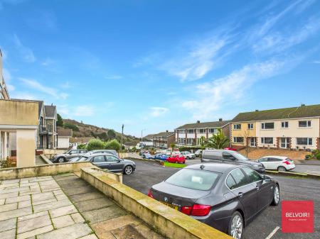 1 bedroom Flat for sale in Vanewood Court, Plunch Lane, Mumbles, Swansea, SA3