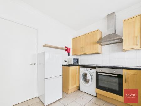 1 bedroom Flat for sale in Vanewood Court, Plunch Lane, Mumbles, Swansea, SA3