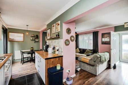 3 bedroom End of terrace house for sale in Whitethorn Place, Sketty, Swansea, SA2