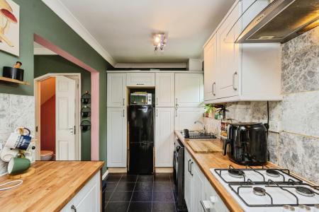 3 bedroom End of terrace house for sale in Whitethorn Place, Sketty, Swansea, SA2