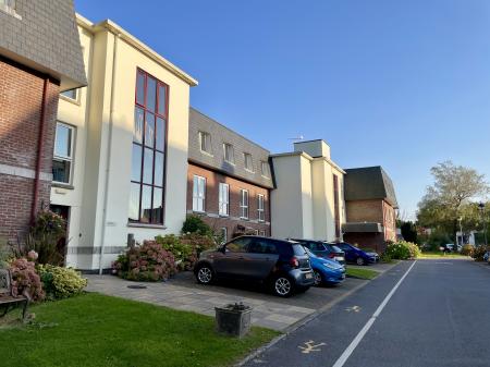 2 bedroom Flat for sale in Willow Court, Swansea, SA3
