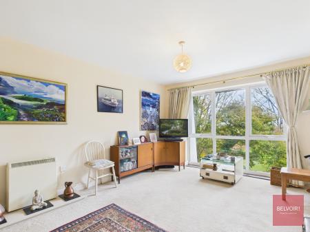 2 bedroom Flat for sale in Willow Court, Swansea, SA3