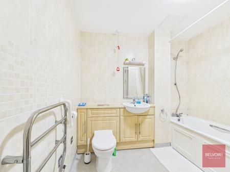 2 bedroom Flat for sale in Willow Court, Swansea, SA3