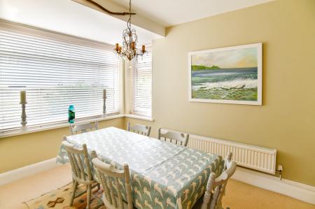 3 bedroom Detached house to let in Beaufort Close, Langland, Swansea, SA3