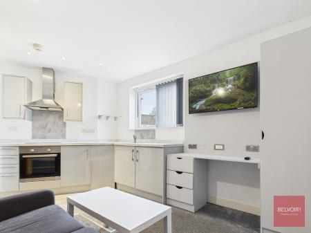 1 bedroom Studio flat to let in College Street, City Centre, Swansea, SA1