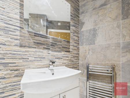 1 bedroom Studio flat to let in College Street, City Centre, Swansea, SA1