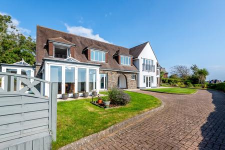 4 bedroom Detached house to let in Higher Lane, Langland, Swansea, SA3