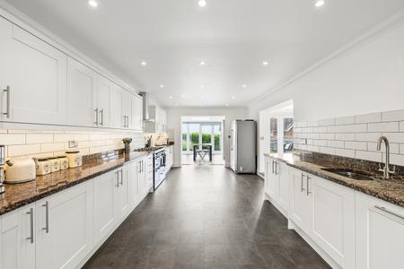 4 bedroom Detached house to let in Higher Lane, Langland, Swansea, SA3
