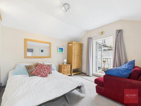 1 bedroom Studio flat to let in York House, Constitution Hill, Uplands, Swansea, SA1